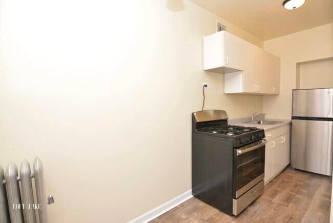 Foto del edificio - 6250 N Winthrop Ave