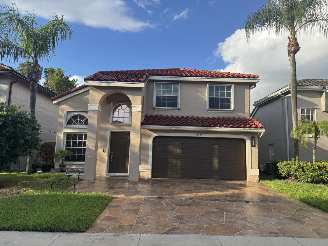 Primary Photo - 10223 Serene Meadow Dr N
