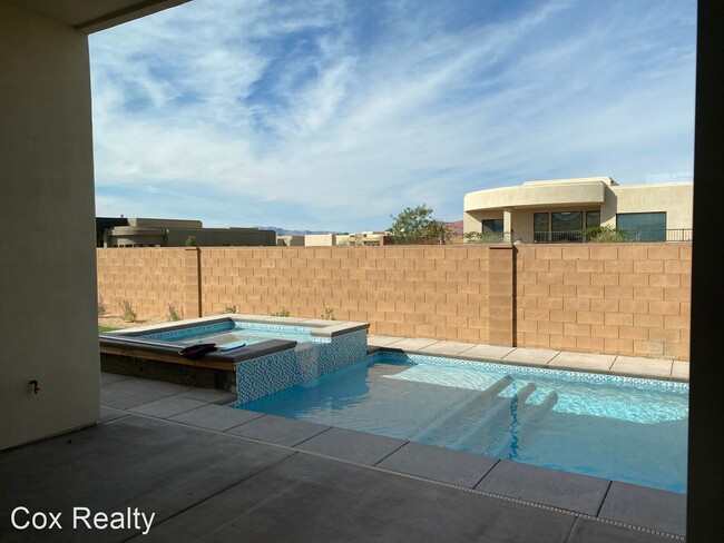 Building Photo - 4 br, 3 bath House - 5381 N Hidden Pinyon Dr