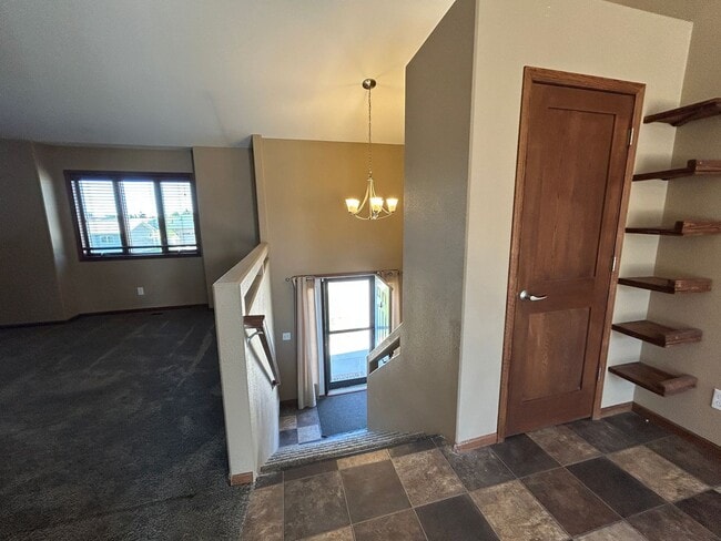 Building Photo - Lovely 4 bedroom home in Great Location!