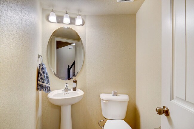 Building Photo - 3127 Vail Pass Dr