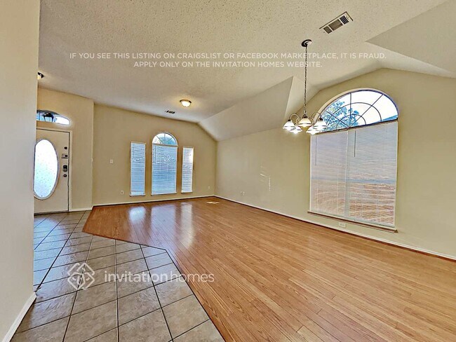 Building Photo - 1777 Meyerwood Ln S