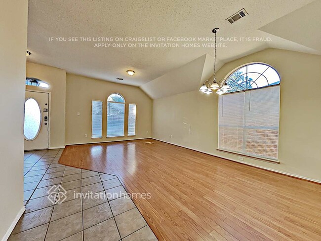 Foto del edificio - 1777 Meyerwood Ln S