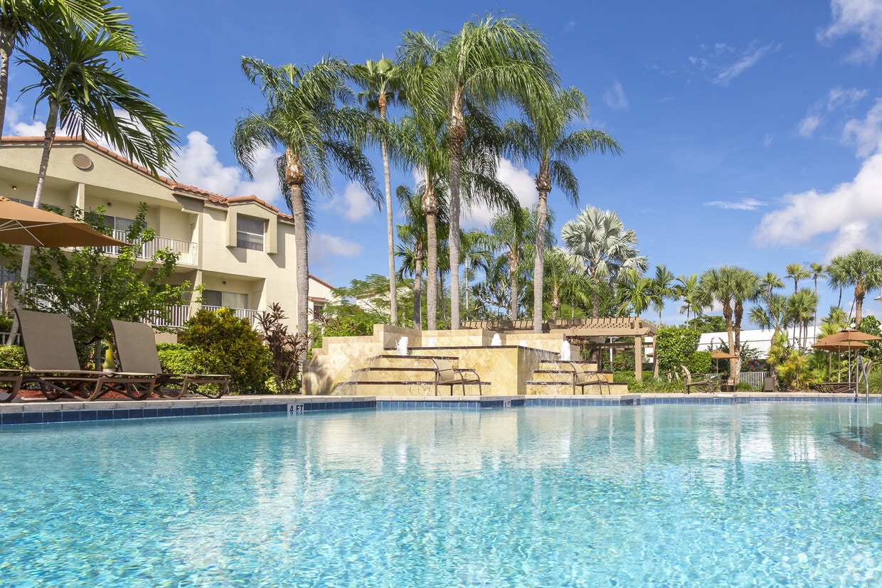 Foto principal - Waterford Point Apartments