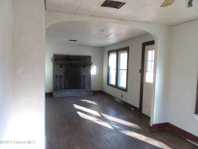 Building Photo - 260 Ferry Blvd