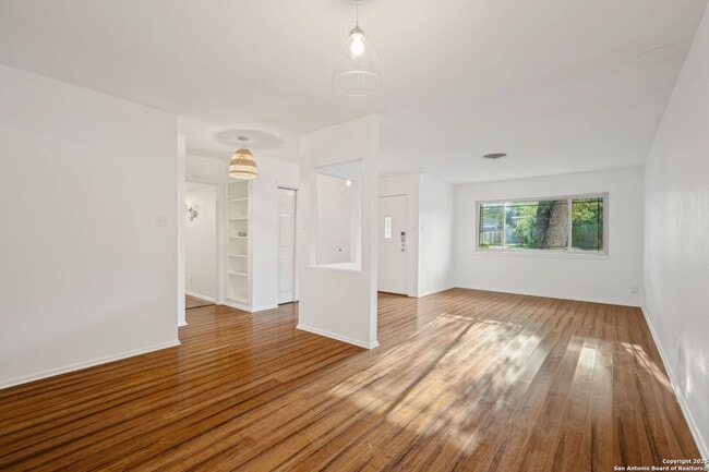 Building Photo - 11110 Rendezvous Dr