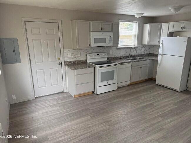 Building Photo - 5659 Ansley St
