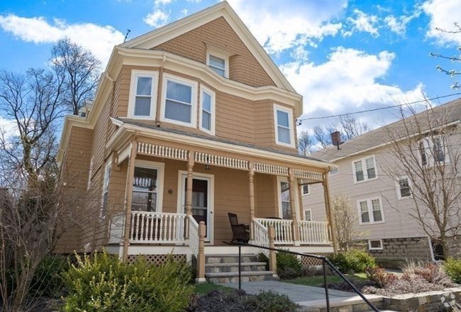 Building Photo - 52 Hillsdale Rd