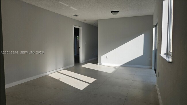 Foto del edificio - 16125 SW 137th Ct