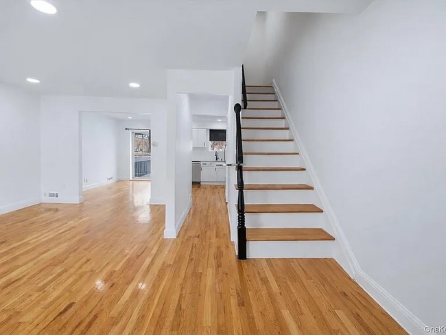 Building Photo - 252 Brinsmade Ave