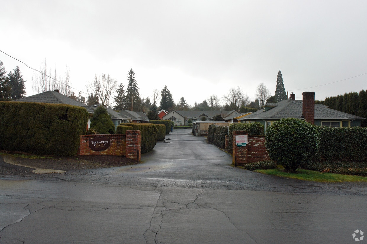Building Photo - Terra-Vista East