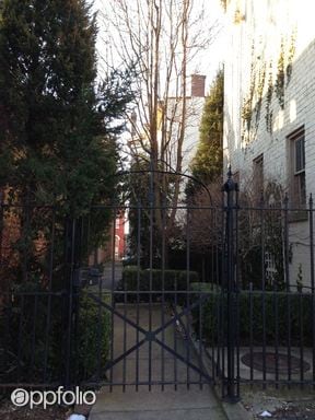 Building Photo - 810 Dayton St