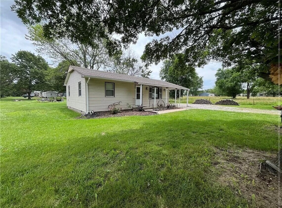 Primary Photo - 415 Pecan St