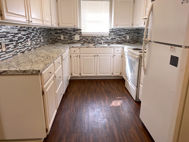 Building Photo - 3904 Wren Rowe Dr