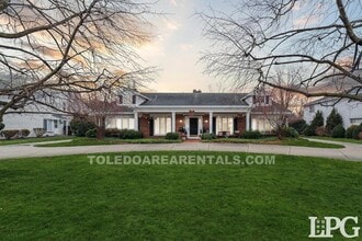 Building Photo - 3835 Hillandale Rd