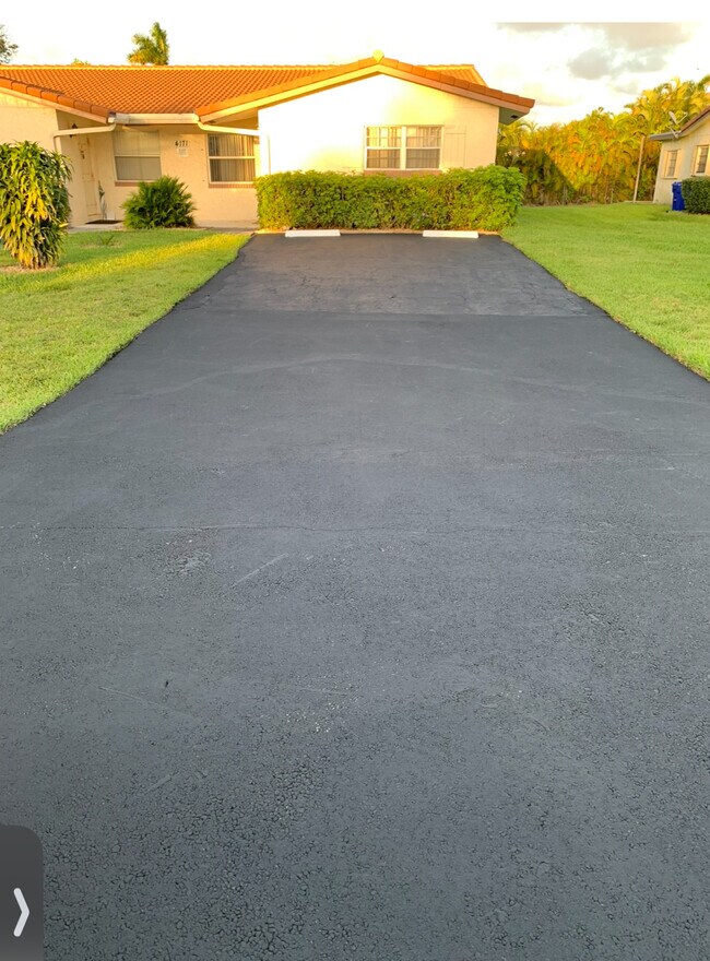 Foto del edificio - 4171 NW 110th Ave