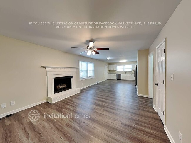 Building Photo - 3332 Bonneville Dr