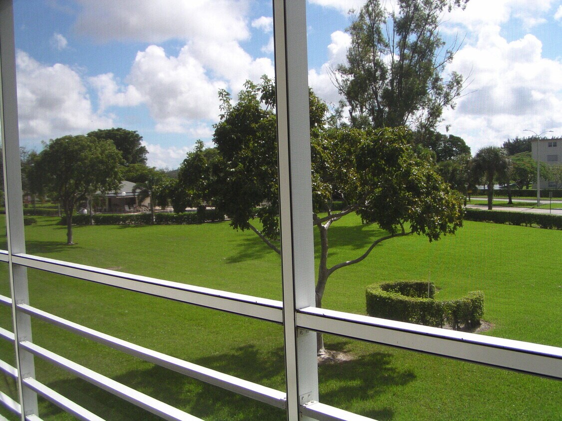 225 Mansfield F Unit F, Boca Raton, FL 33434 Condo for Rent in Boca