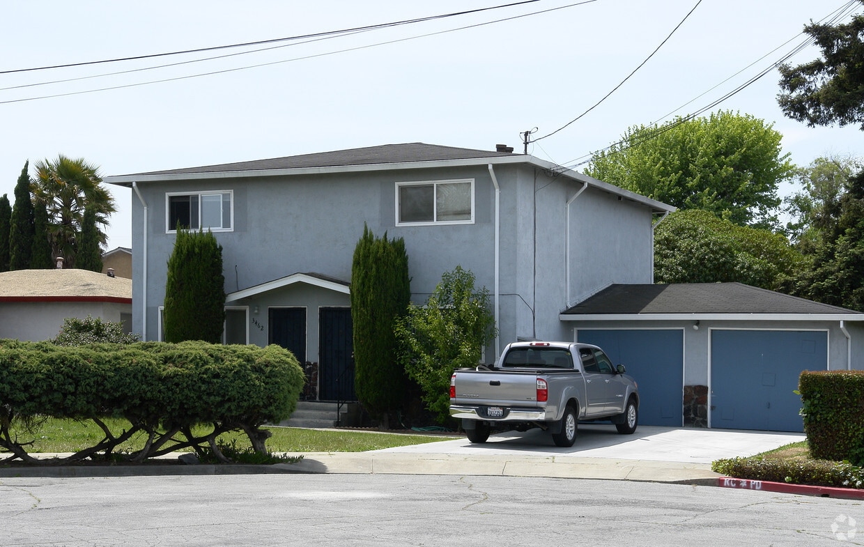 Building Photo - 3460 Michael Dr