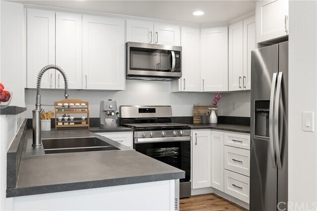 Foto del edificio - 44776 Adam Ln