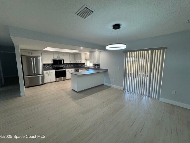 Foto del edificio - 1320 Woodingham Dr