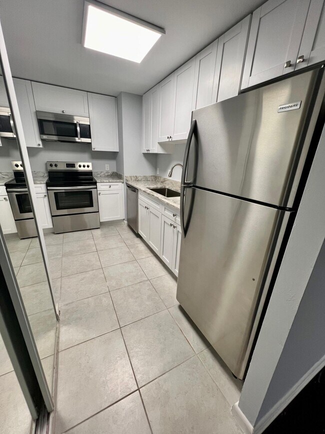 Foto del edificio - 5600 N Flagler Dr