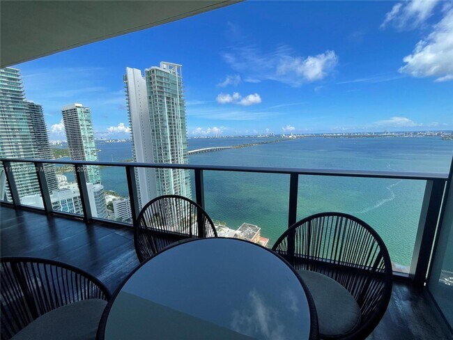 Foto del edificio - 460 NE 28th St