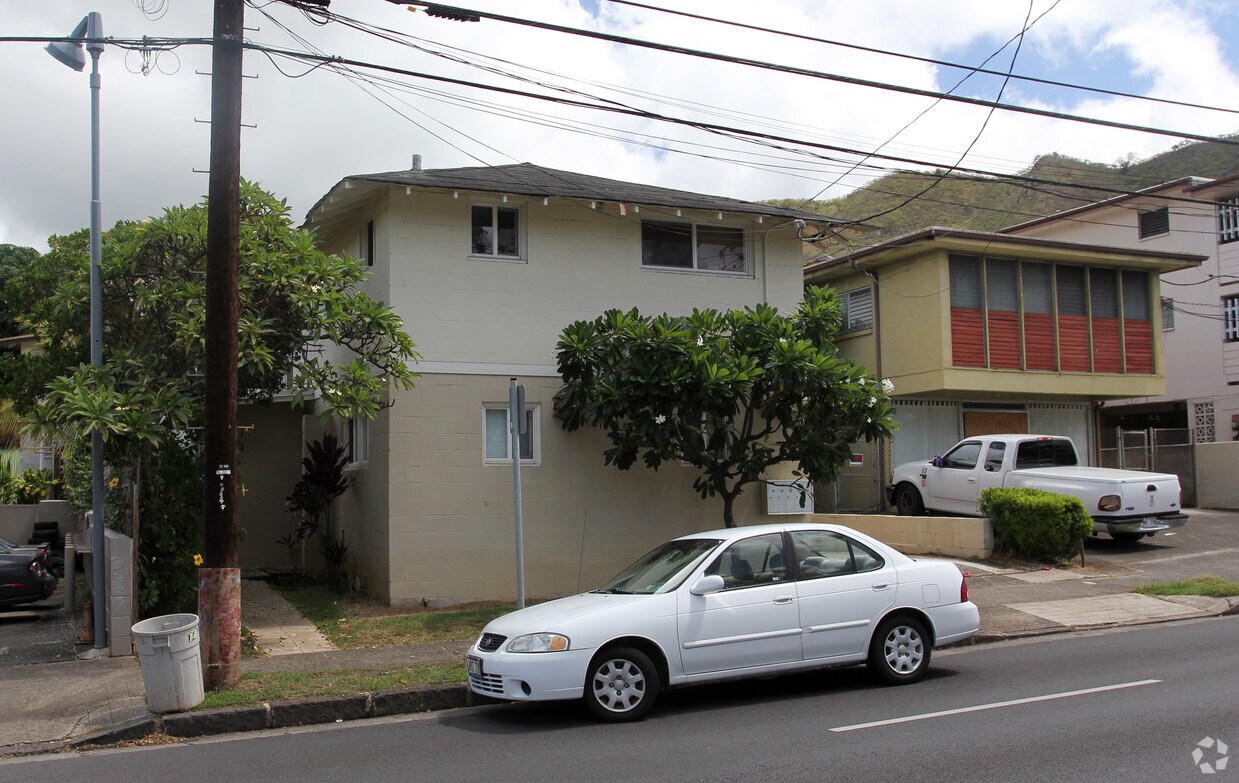 Building Photo - 148 S School St
