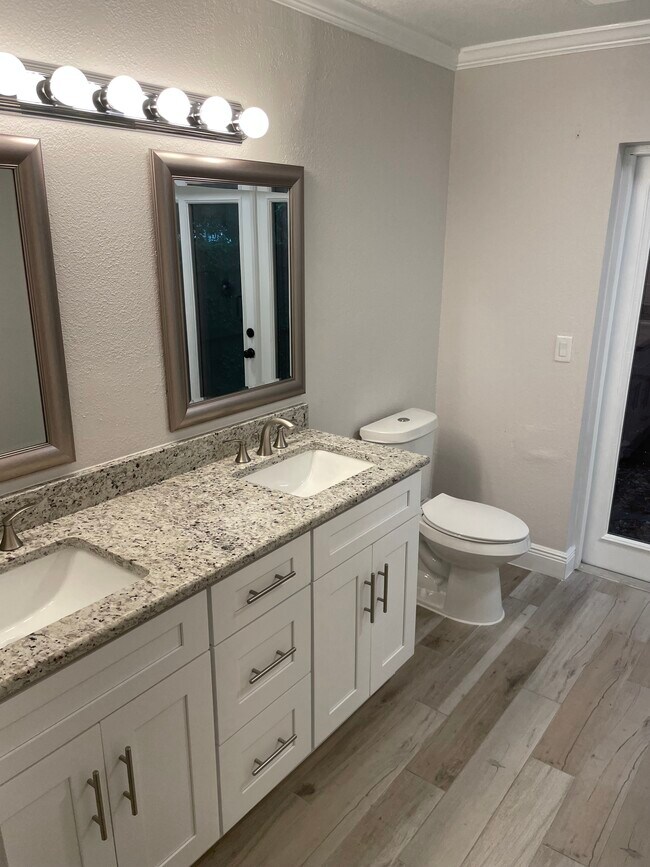 Master Bath - 600 Northern Way