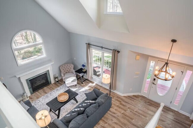 Foto del edificio - 202 Woodglen Ln