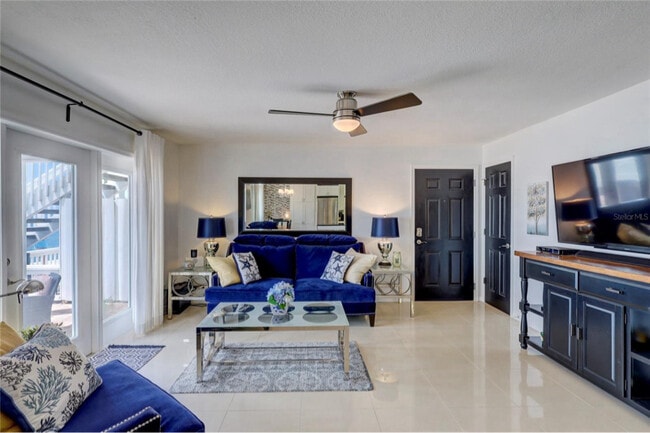 Building Photo - 5280 Coquina Key Dr SE