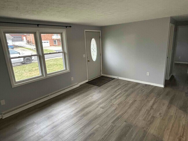 Building Photo - 324 Pershing Ave NW