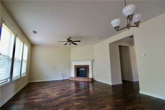 Foto del edificio - 5915 Waterway Pl