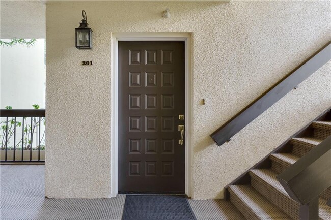 Building Photo - 204 Quayside Cir