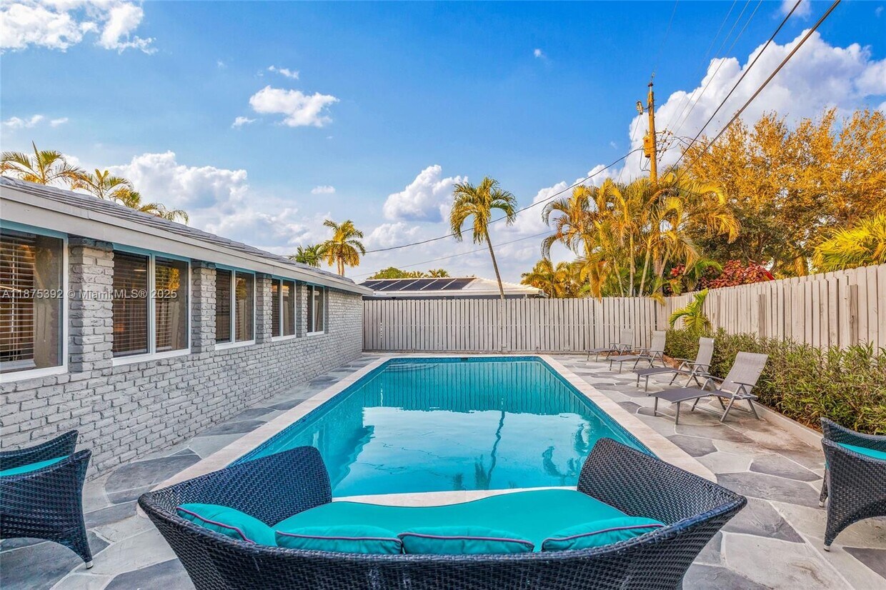 Foto principal - 5740 NE 19th Ave