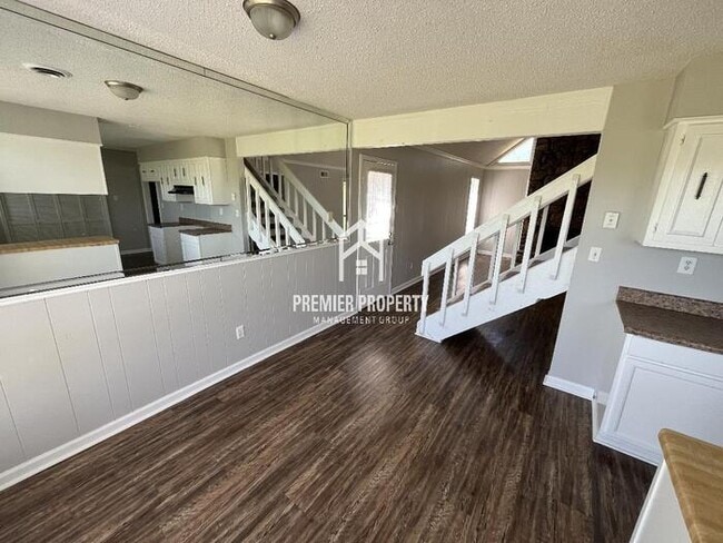 Building Photo - 3525 Chevron Cove