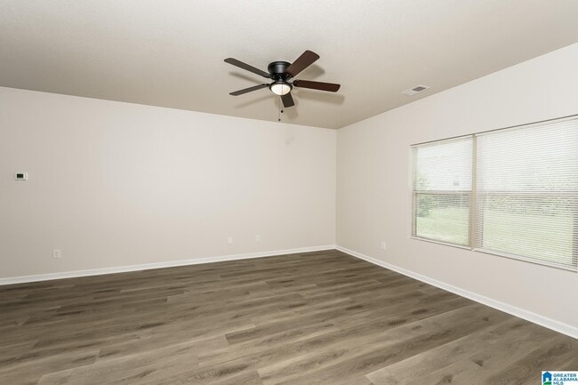 Building Photo - 950 Clover Cir