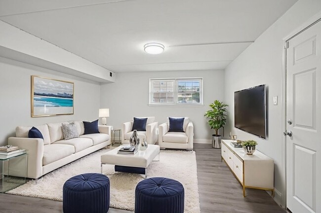 Living Area - Stone Hill Apartments