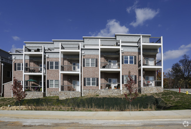 Building Photo - Forest On Frazier