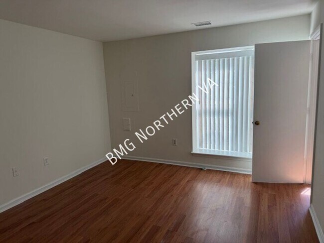 Building Photo - 4529 28th Rd S