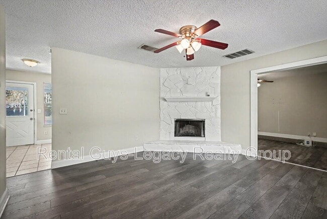 Foto del edificio - 2120 Blair Rd