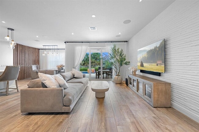 Foto del edificio - 1465 Bursera Ter