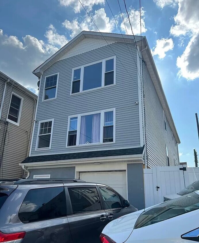 Foto principal - 600 E 24th St