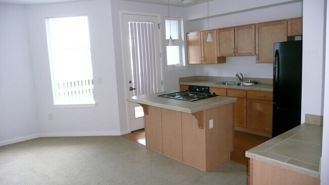 Building Photo - 2870 College Ave