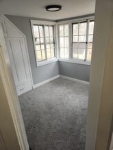 Building Photo - 64 Tryon Park