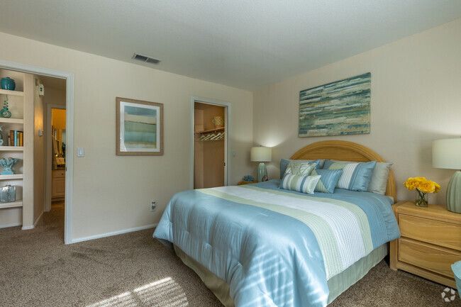 La Jolla, 1 BR, 1 BA - 730 SF - Palm Villas at Whitney Ranch