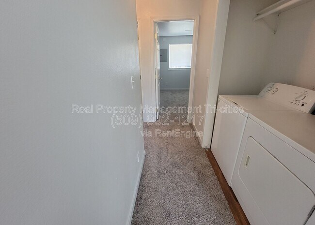 Foto del edificio - 3121 W Hood Ave