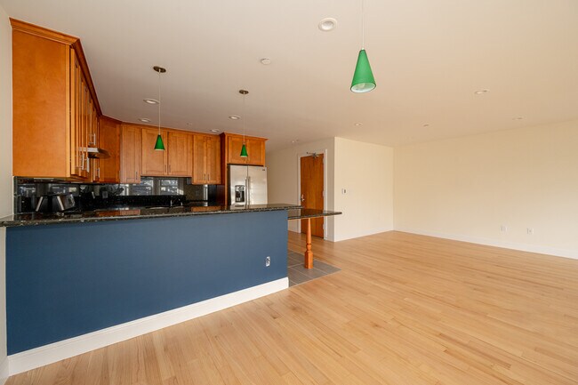 Building Photo - 1525 Ocean Ave