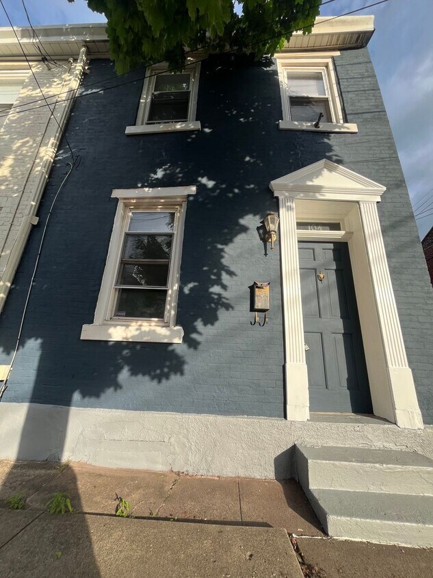 Primary Photo - Newly Renovated 2 Bedroom House In Shadysi...