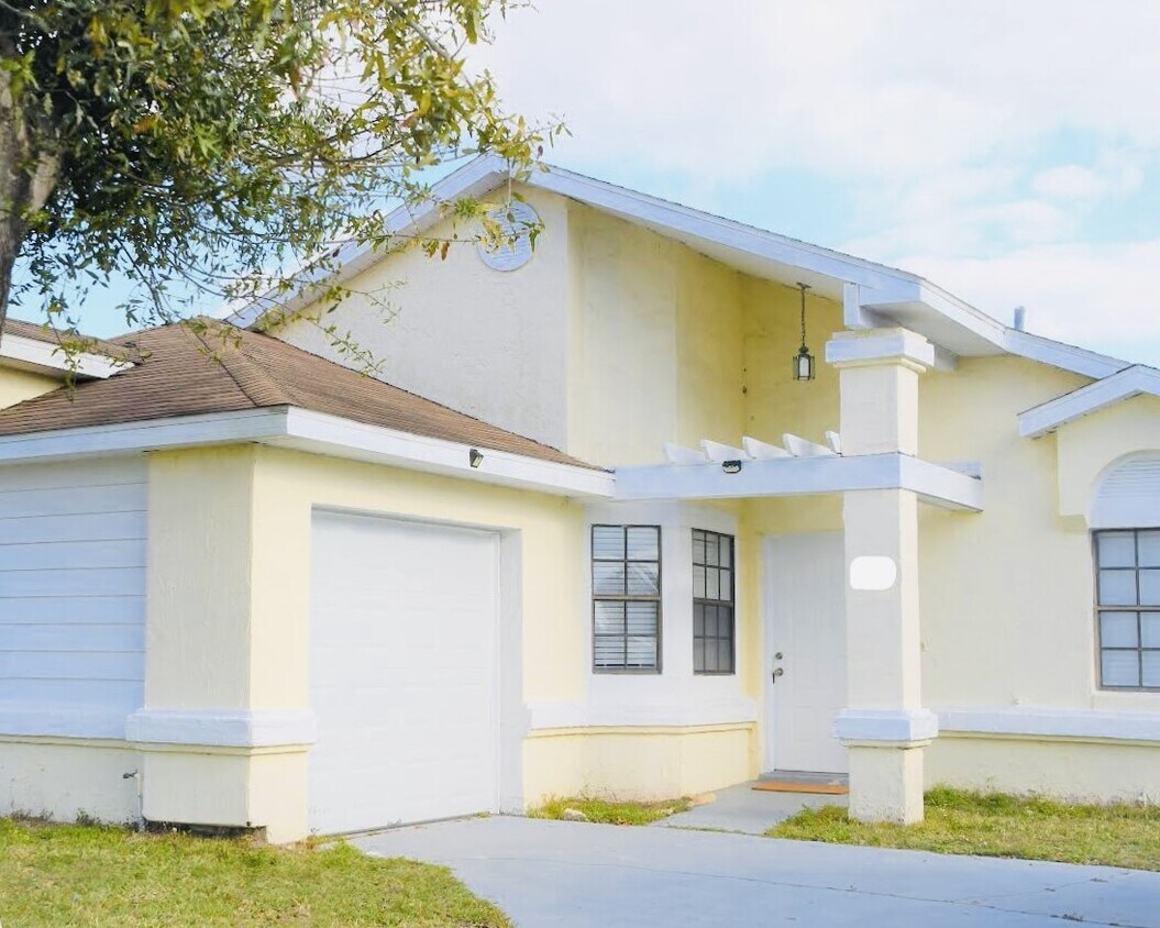 206 Gemwood Ct, Kissimmee, FL 34743 House Rental in Kissimmee, FL